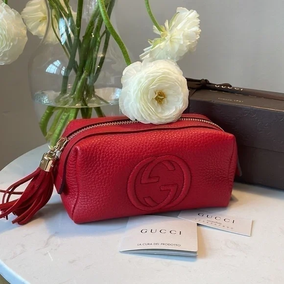 ❤️ NWT Gucci Authentic Cosmetic Bag Red Leather with Gucci Logo - Picture 1 of 10